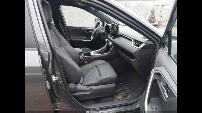 Toyota RAV-4 Bogata wersja wyposażenia / AWD / Hybryda Białystok - zdjęcie 9