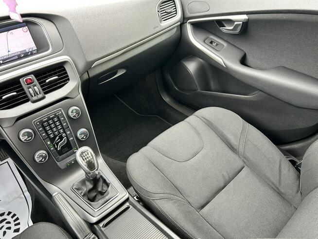 Volvo V40 5 Cylindrów D3 Momentum Nowe Iganie - zdjęcie 12
