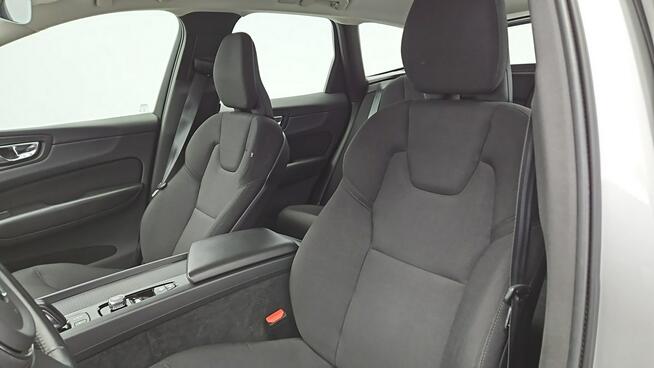 Volvo XC 60 B4 B Momentum aut ! Z Polskiego Salonu ! Faktura VAT ! Warszawa - zdjęcie 11