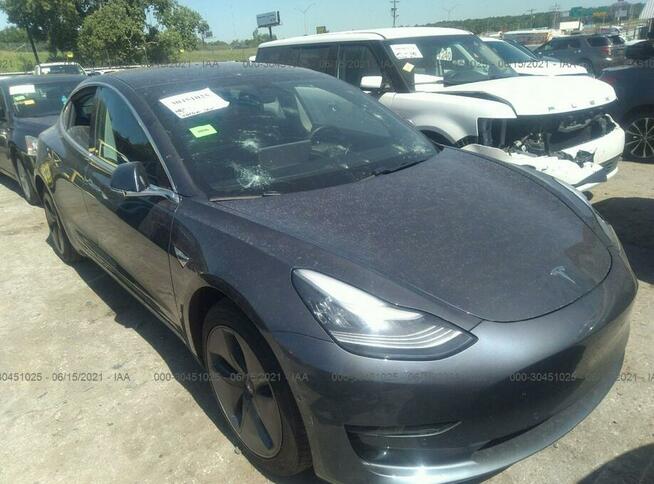 Tesla Model 3 2019, 4x4, Long Range, po gradobiciu Warszawa - zdjęcie 2