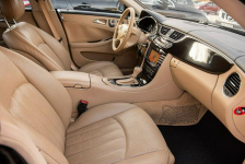 AMG CLS 500 ! 5.0i V8 306KM ! Full Opcja ! Opłacony ! Zwoleń - zdjęcie 9