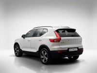 Volvo XC 40 B4 Plus Dark aut ! Z Polskiego Salonu ! Faktura VAT ! Warszawa - zdjęcie 3