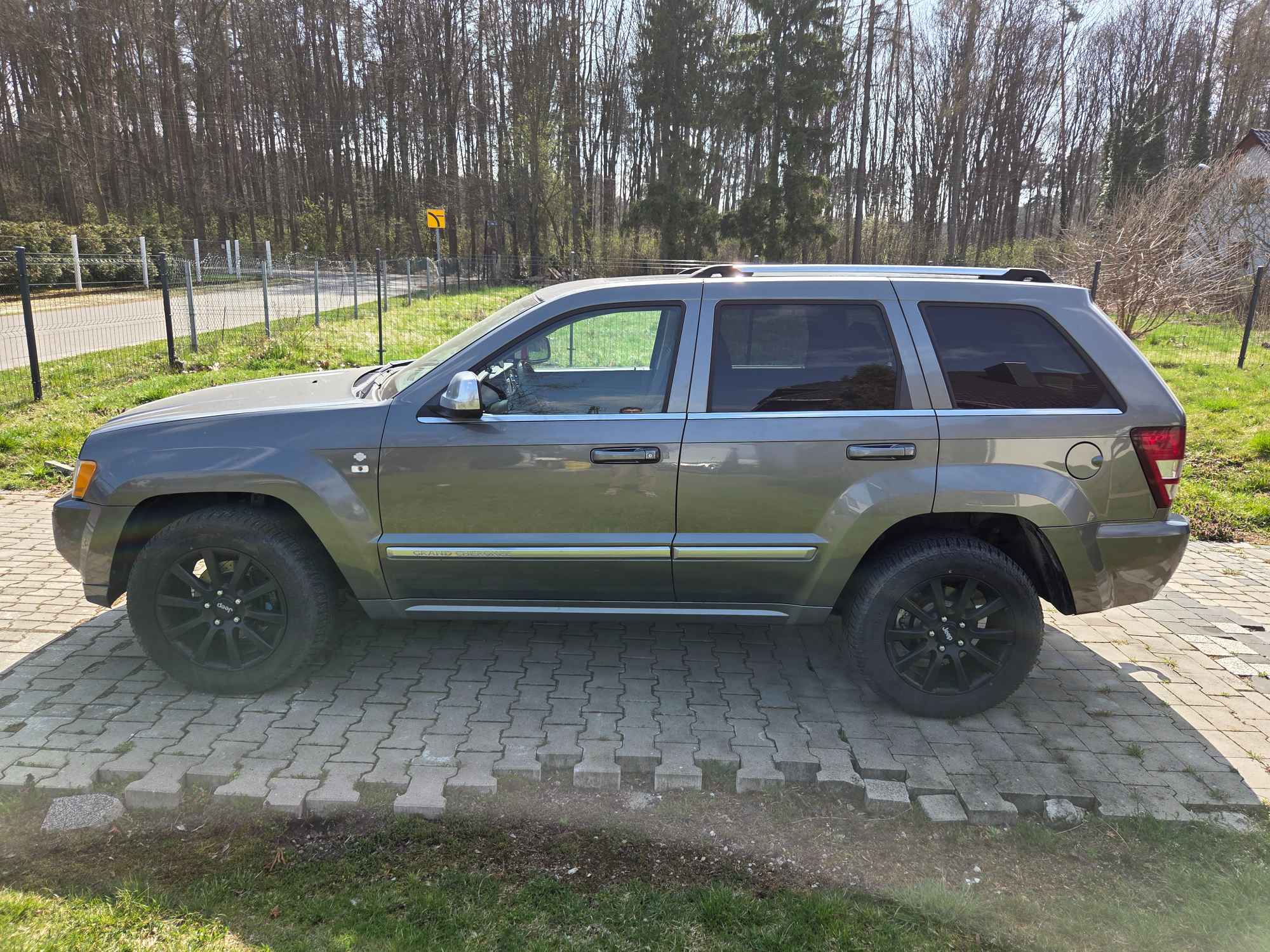 Sprzedam Jeep Grand Cherokee 5.7 V8 HEMI Overland Szymiszów - zdjęcie 4