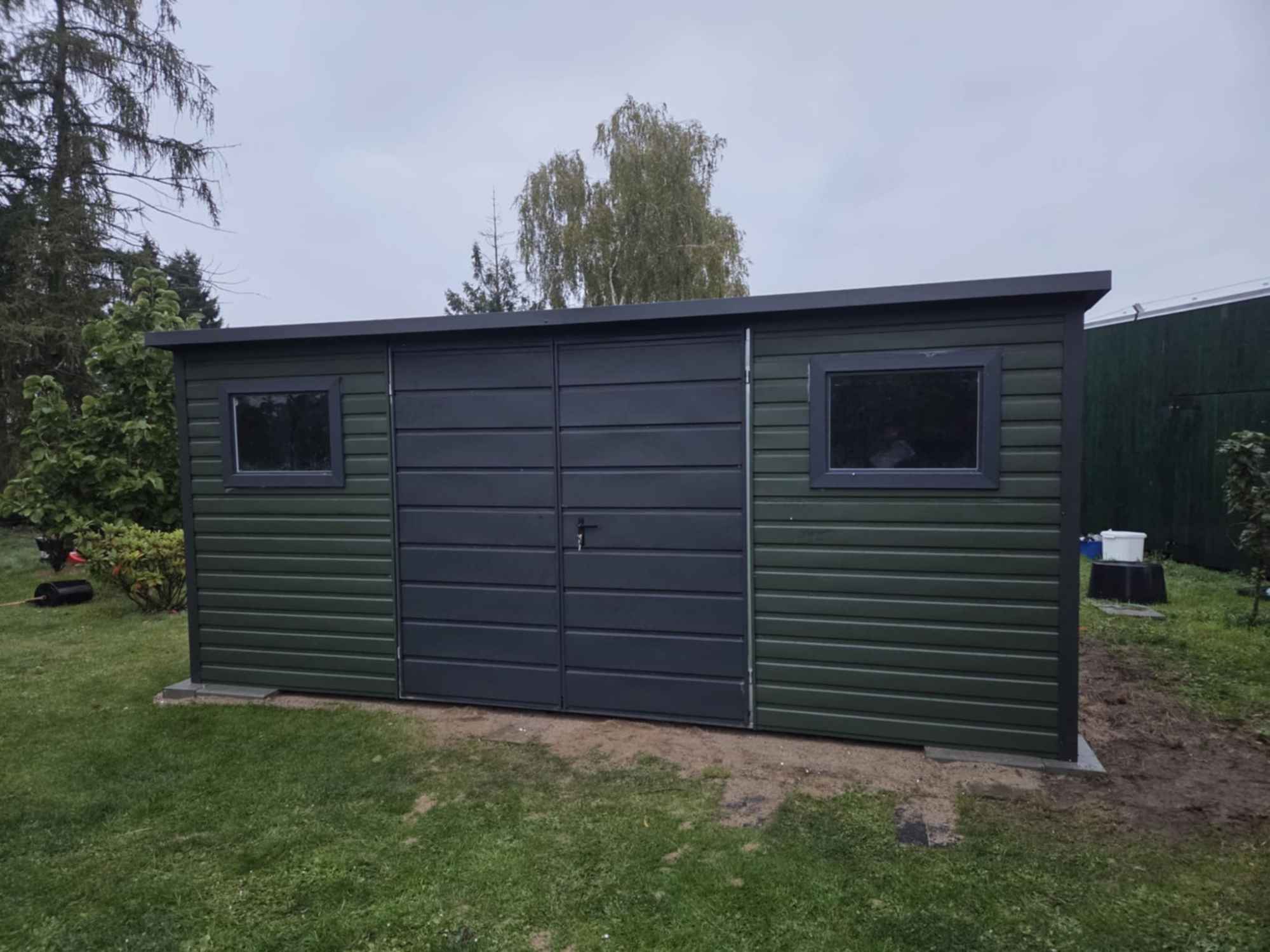 SCHOWEK DOMEK OGRODOWY 6x4m brama + 2x okno – Zielony MAT + Grafit Toruń - zdjęcie 3
