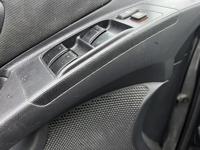 Toyota Corolla Verso 1,8 Benzyna Automat Zarejestrowana Rumia - zdjęcie 11