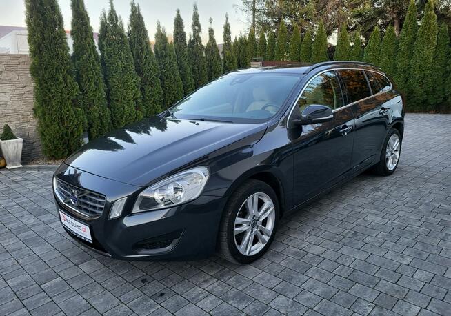 Volvo V60 ** PRZEBIEG 190 TYS KM ** Nawigacja ** Skóry ** Jatutów - zdjęcie 2