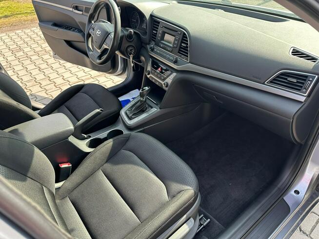 Hyundai Elantra 2.0B, Grzane fotele, Stan Idealny, Zarejestrowany Ostrowiec Świętokrzyski - zdjęcie 9