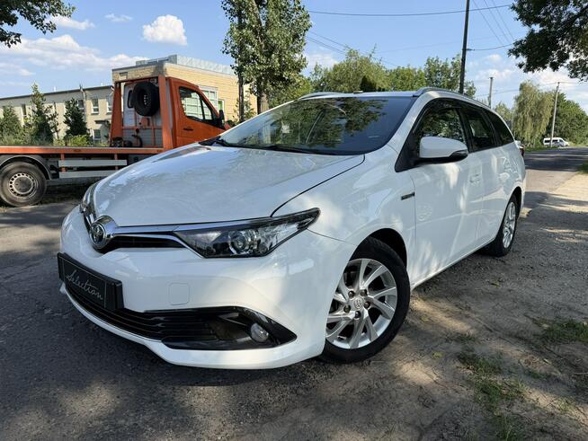 Toyota Auris 1.8 HSD 136KM  Serwisowany Kamera Ładny stan Otwock Mały - zdjęcie 2