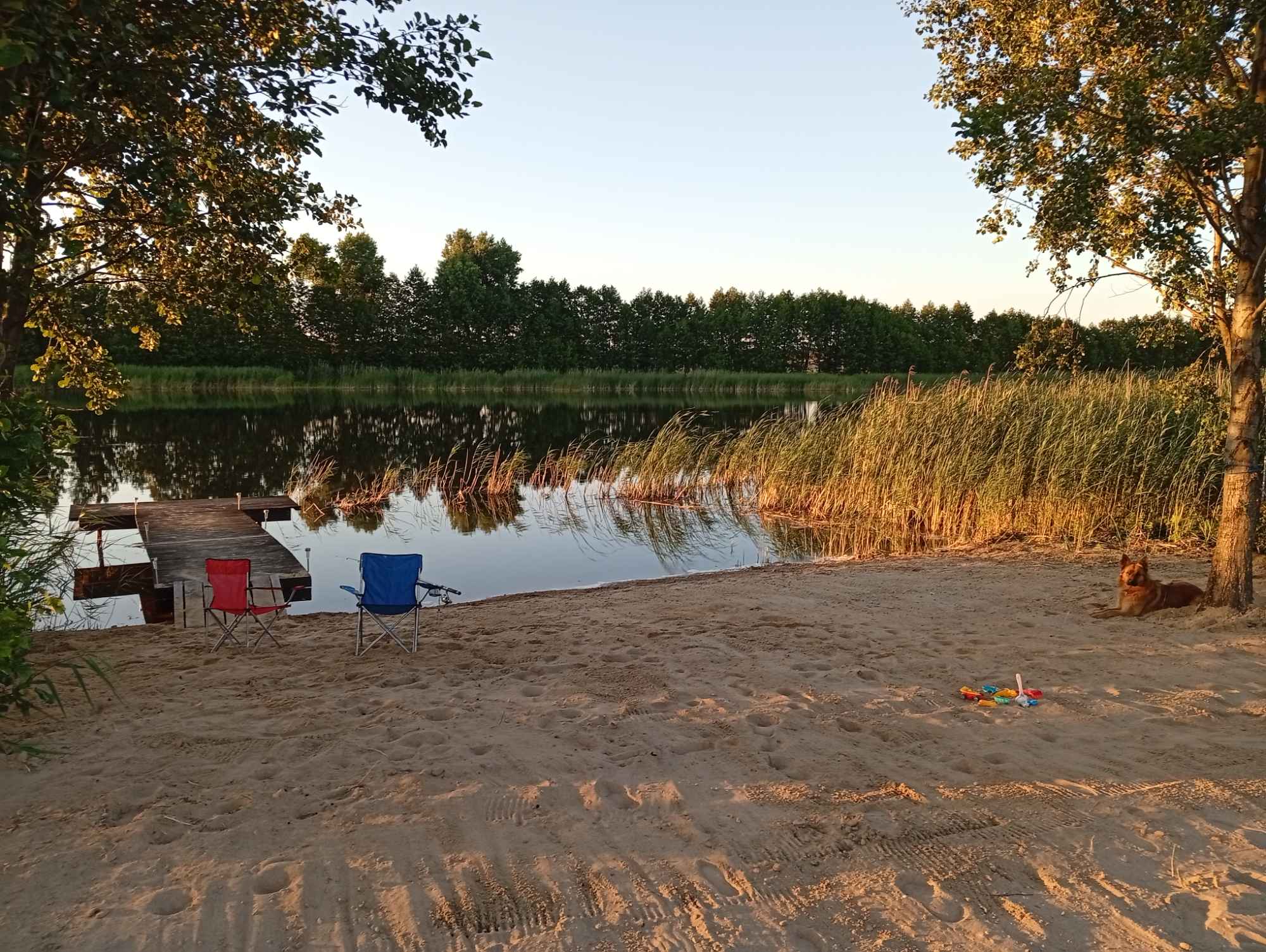 Dom nad jeziorem z linią brzegową prywatny pomost plaża duża działka Lubówiec - zdjęcie 4