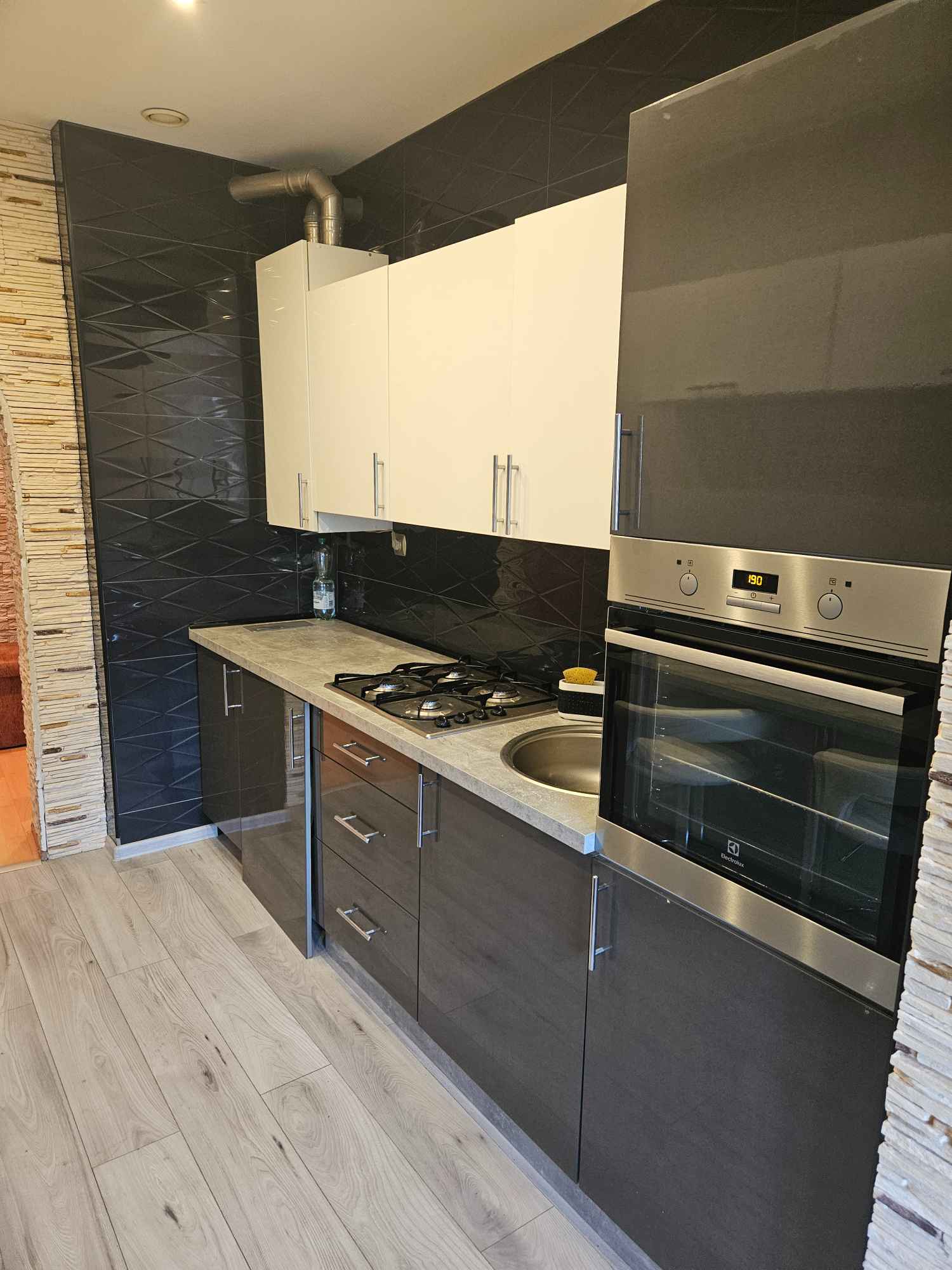 SPRZEDAŻ MIESZKANIA W KAMIENICY Legnica - zdjęcie 2