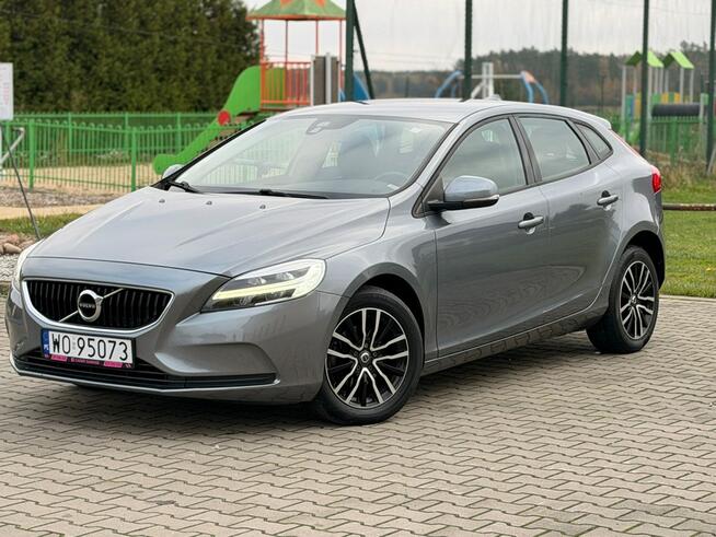Volvo V40 2.0Diesel_FullLed_Bezwypadkowy_AsoSerwis_ Rzekuń - zdjęcie 2