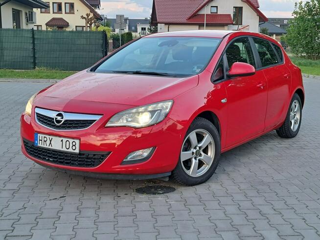 Opel Astra sport 1.6 Manual, 115 KM, 2010r Zwoleń - zdjęcie 2