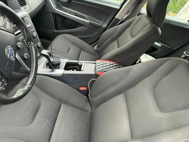 Sprzedam Volvo v60 DIESEL silnik 2D rok 2016,dobrym wyposaż, Taciszów - zdjęcie 8