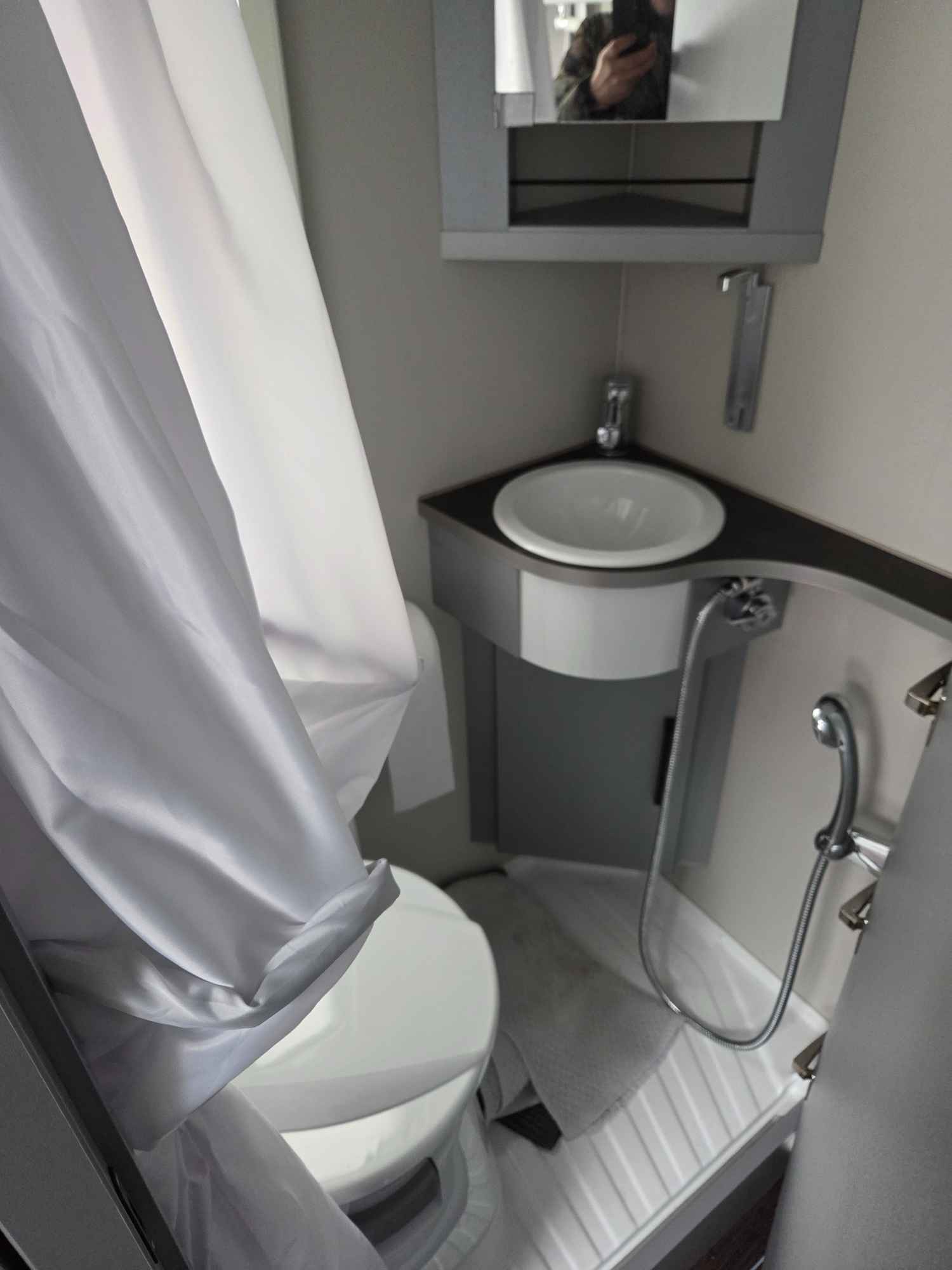 Sprzedam przyczepe kempingową KNAUS Sport&amp;Fun Black Edition Szymiszów - zdjęcie 9