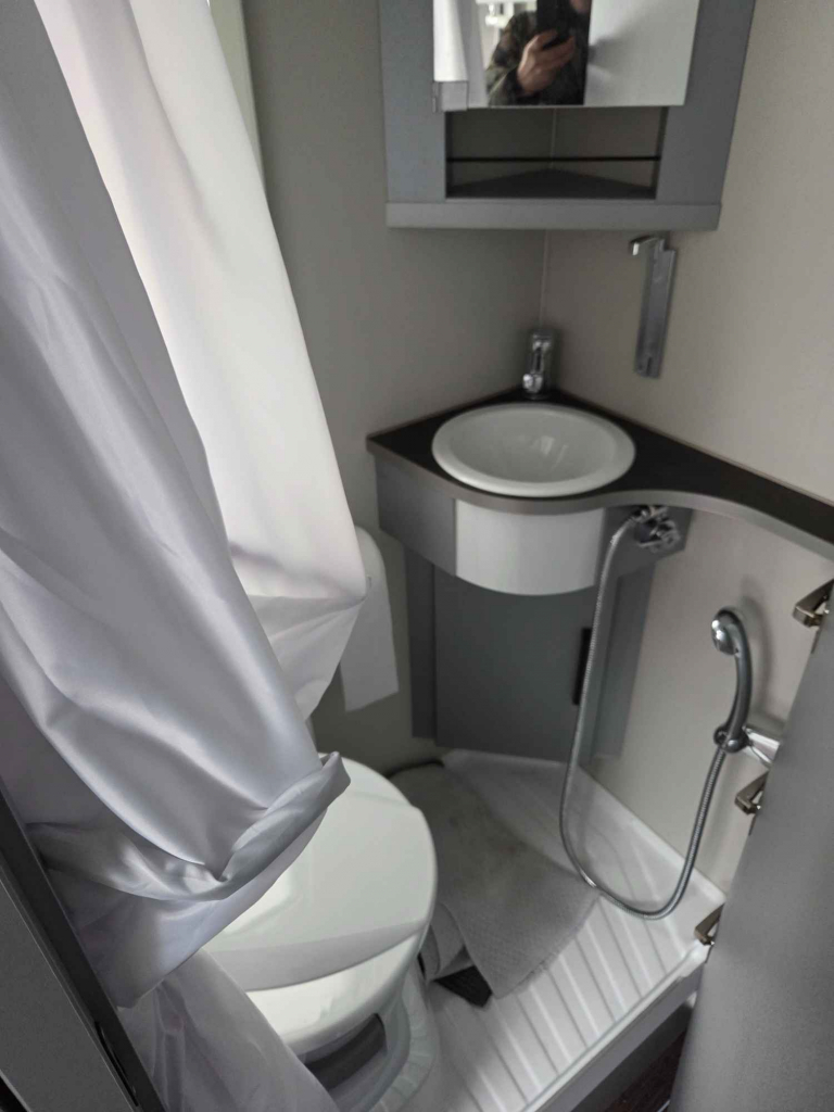 Sprzedam przyczepe kempingową KNAUS Sport&amp;Fun Black Edition Szymiszów - zdjęcie 9