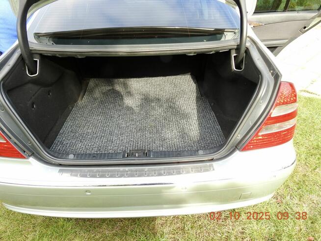 Mercedes-Benz Klasa E Mercedes-Benz E 220 – Zadbany, Bezwypa Poznań - zdjęcie 8
