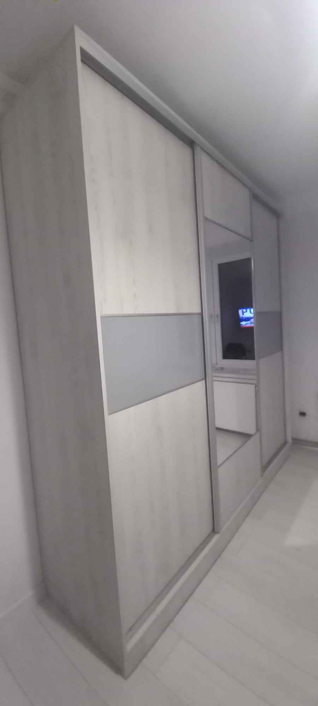 Sprzedam szafe przesuwną 3drzwiową Ostrowiec Świętokrzyski - zdjęcie 3