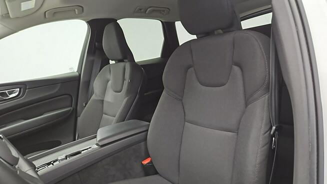 Volvo XC 60 B4 D AWD Core aut ! Z Polskiego Salonu ! Faktura Vat ! Warszawa - zdjęcie 11