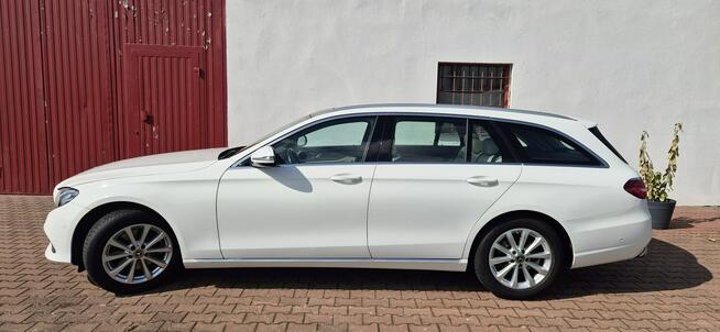 Mercedes E 220 4-MATIC-PNEUMATYKA-PANORAMA Paproć - zdjęcie 5