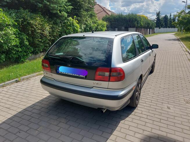 Sprzedam zadbane Volvo v40 1.8 benzyna Nysa - zdjęcie 3