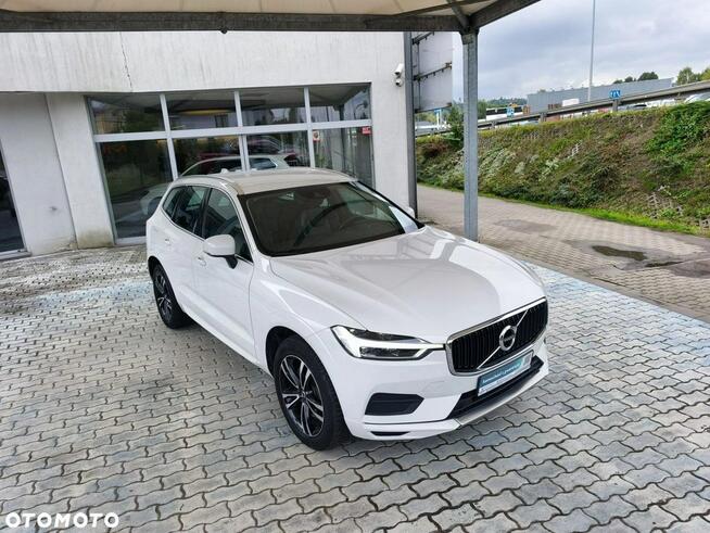 Volvo XC 60 D4 AWD Momentum Kraków - zdjęcie 4