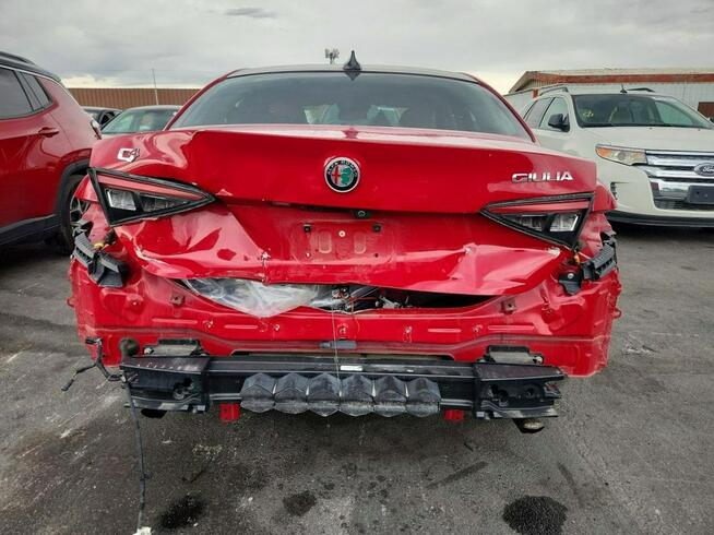 Alfa Romeo Giulia 4x4  / niski przebieg / automat Tarnów - zdjęcie 6