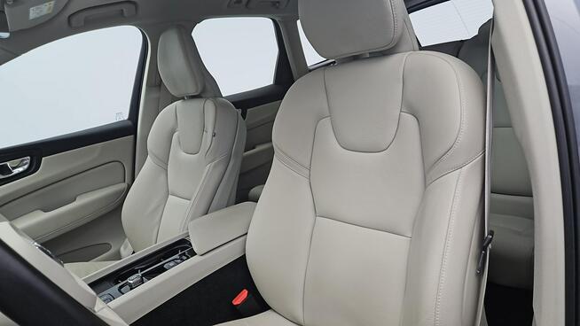 Volvo XC 60 B4 B Plus Dark aut ! Z Polskiego Salonu ! Faktura VAT ! Warszawa - zdjęcie 11