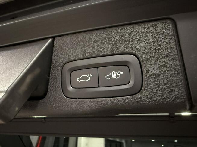 Volvo XC 60 R Design /  Automat/ D4 / FULL LED / wzorowy stan Korczyna - zdjęcie 7