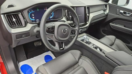 Volvo XC 60 AWD Plus Dark aut ! Z Polskiego Salonu ! Faktura VAT ! Warszawa - zdjęcie 9