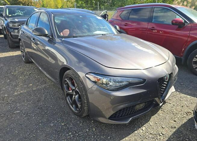 Alfa Romeo Giulia Wersja Ti / AWD / niski przebieg Częstochowa - zdjęcie 2
