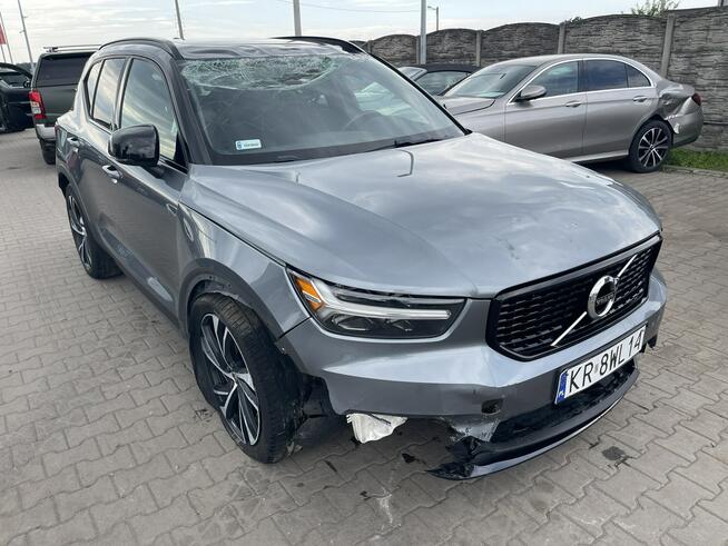 Volvo XC 40 R design T5 AWD HAK Skóra Kamera Pamięć Panorama Virtual Gliwice - zdjęcie 6