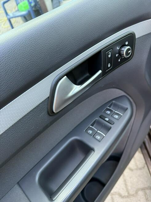 Volkswagen Touran 1,2 tsi 105 ps ładny zarejestrowany 7 osobowy Bolesławiec - zdjęcie 12