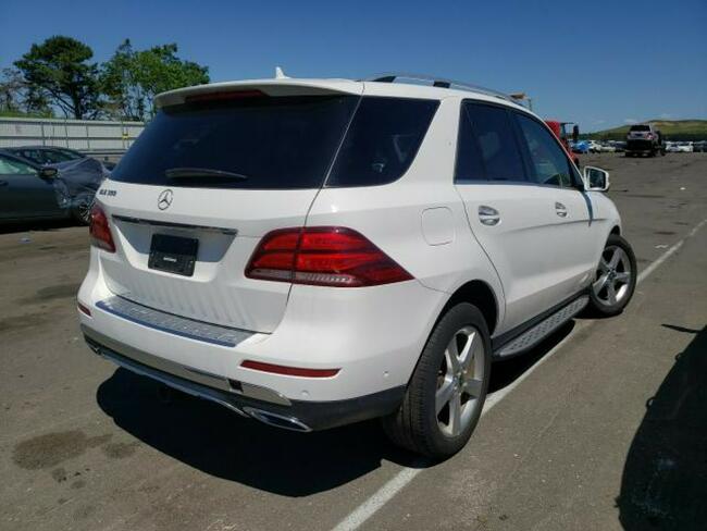 Mercedes GLE 350 2017, 3.5L Warszawa - zdjęcie 4