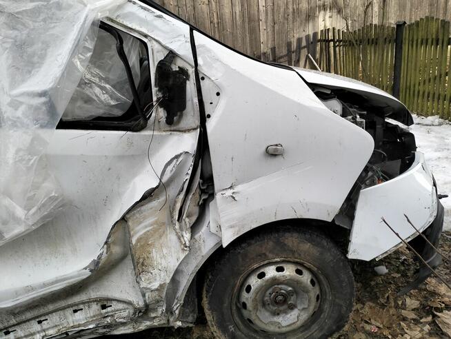 Renault Trafic rocznik 2014 powypadkowy Nowy Targ - zdjęcie 4