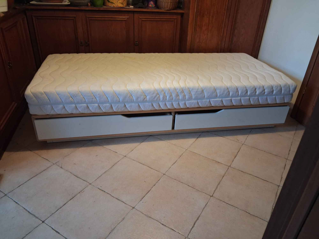 Lózko szer 90 cm drewniane z matracem Chynów - zdjęcie 1