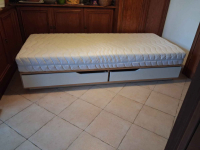 Lózko szer 90 cm drewniane z matracem