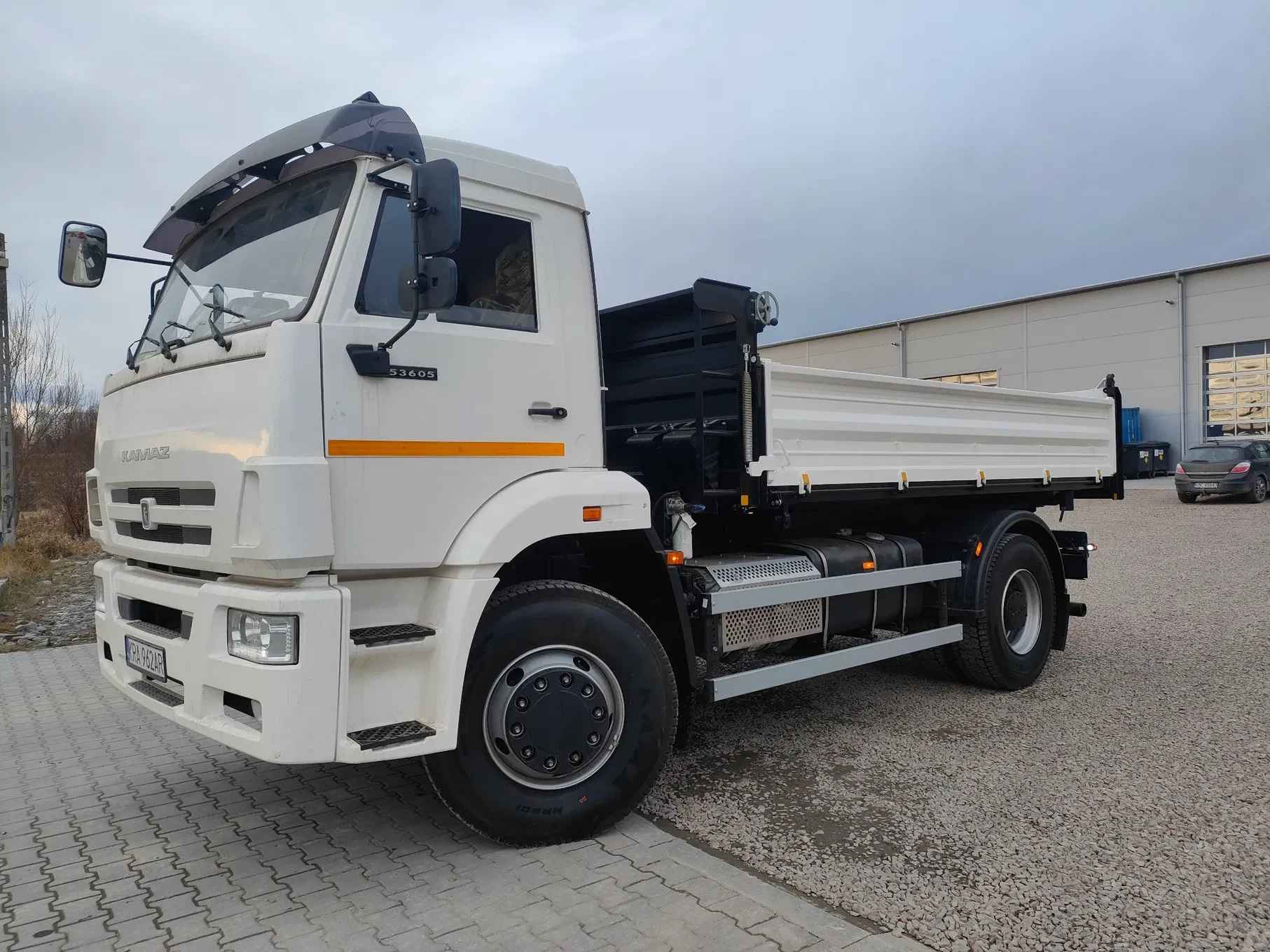 Wywrotka 4x2 Głogoczów - zdjęcie 1