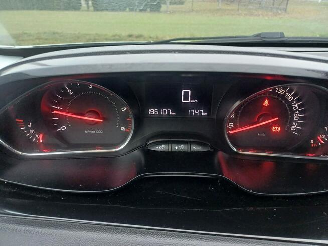 Peugeot 208 1.6 HDi  92KM Suchorzew - zdjęcie 12