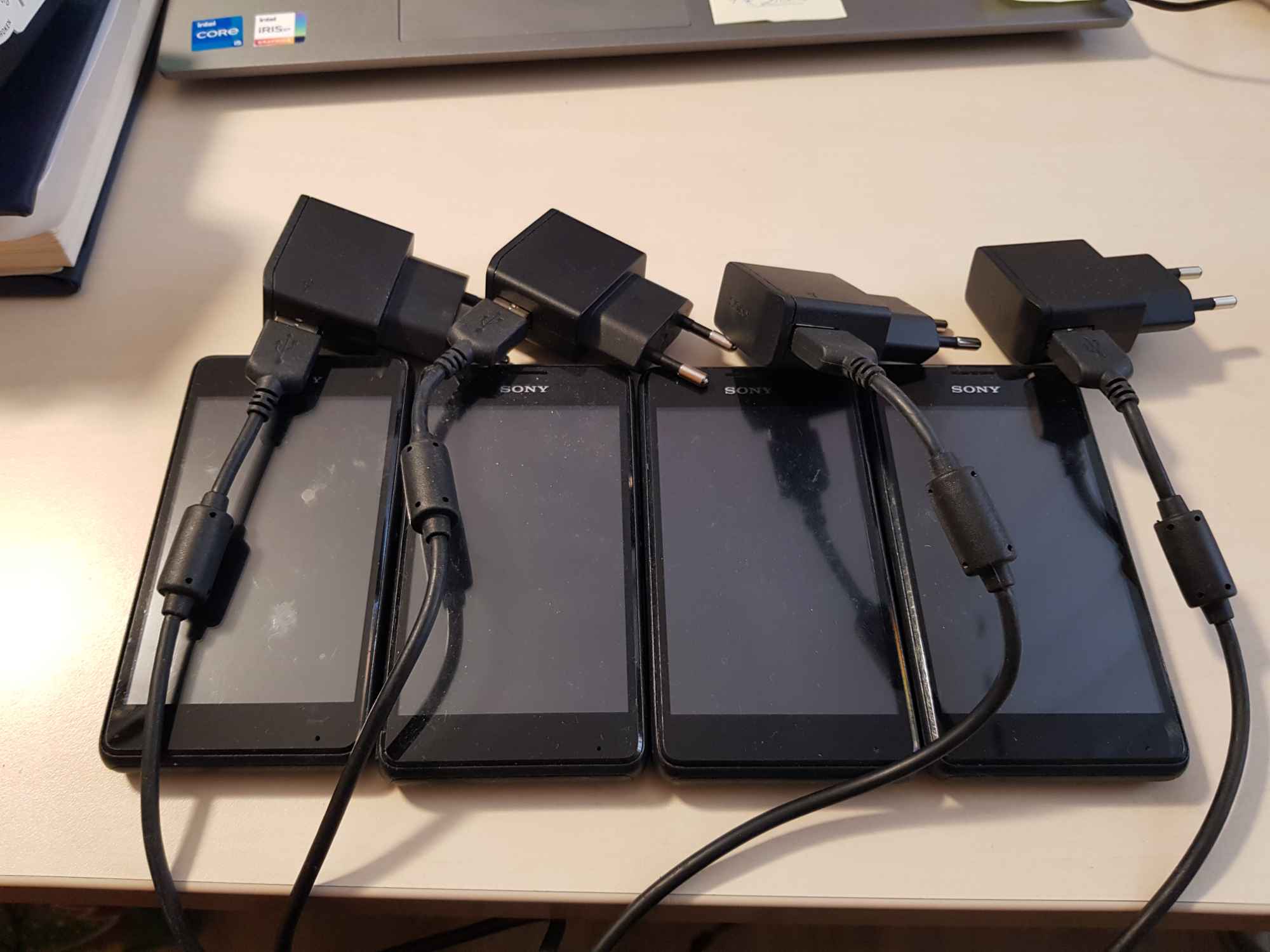 Telefon komórkowy smartfon Sony Xperia dotykowy z ładowarką 4 szt. Nowe Miasto - zdjęcie 4