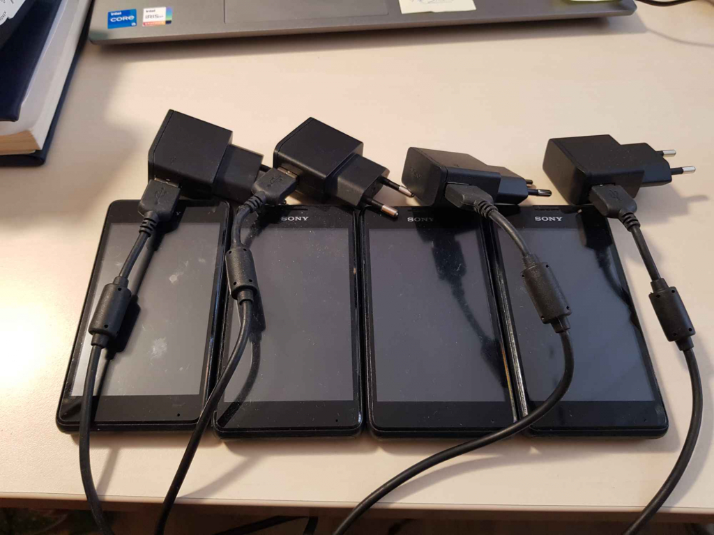 Telefon komórkowy smartfon Sony Xperia dotykowy z ładowarką 4 szt. Nowe Miasto - zdjęcie 4