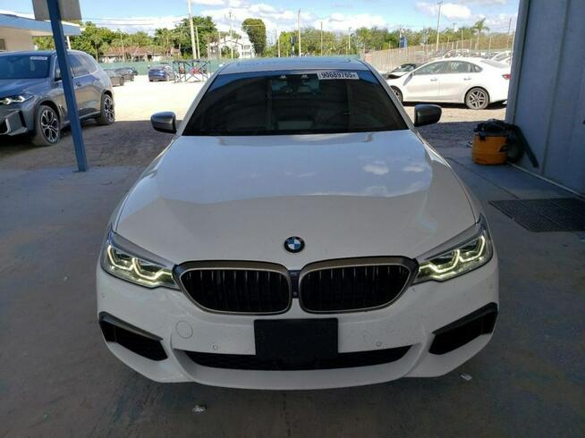 BMW M550i / M-Pakiet / xDrive / Niski przebieg / Tarnów - zdjęcie 2