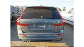 Volvo XC 60 / B5 R-DESIGN / Virtual cockpit / niski przebieg / Tarnów - zdjęcie 8