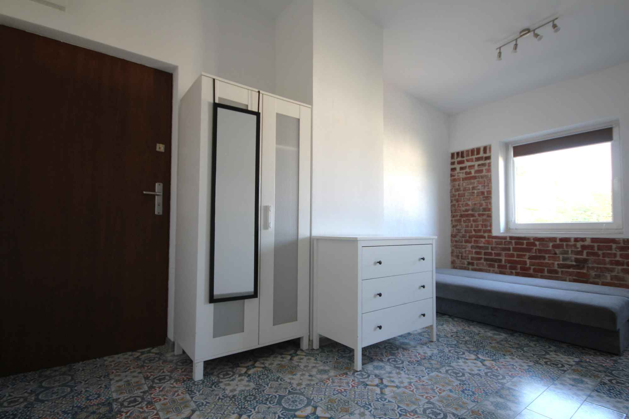 1pok, 27met, Okolice Tkackiej (Wrocław) Fabryczna - zdjęcie 1