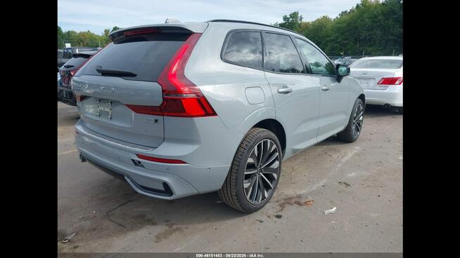 Volvo XC 60 Najwyższa wersja wyposażenia ULTRA / AWD / B5 Tarnów - zdjęcie 4