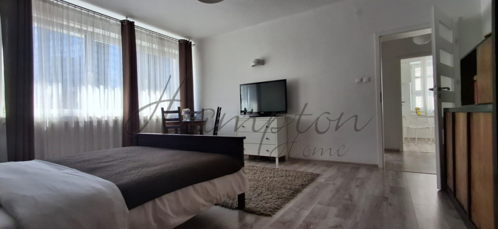 Dwa ciche piękne pokoje w ścisłym centrum Śródmieście - zdjęcie 6