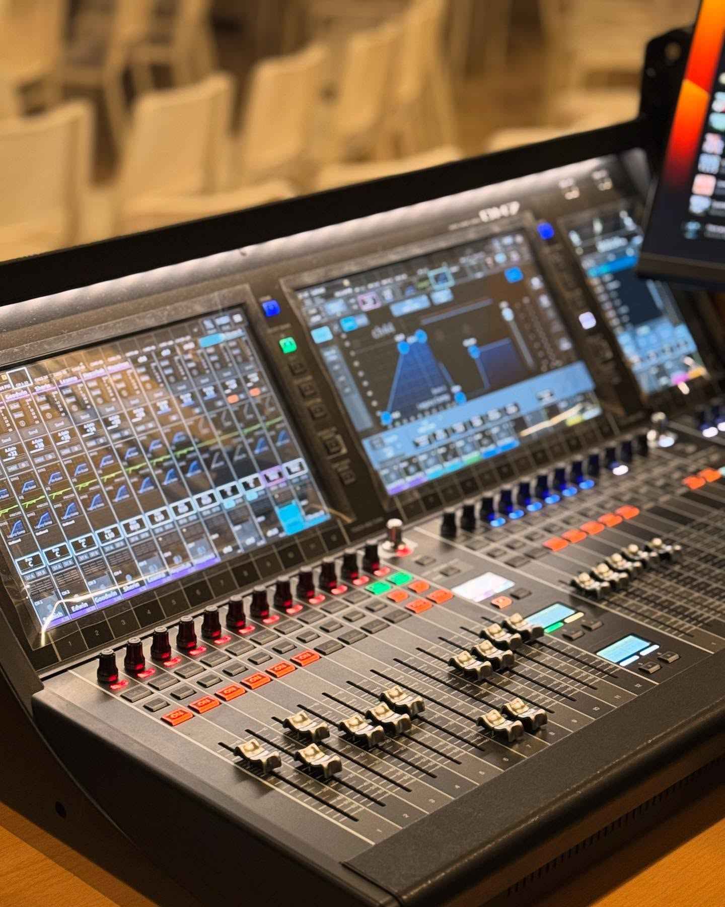 kontrolery DJ, miksery DJ, kontrolery MIDI, odtwarzacze multimedialne Mokotów - zdjęcie 3