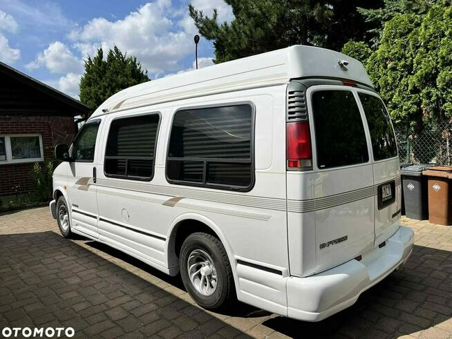 Chevrolet Express Prosto z Japonii Gizałki - zdjęcie 3