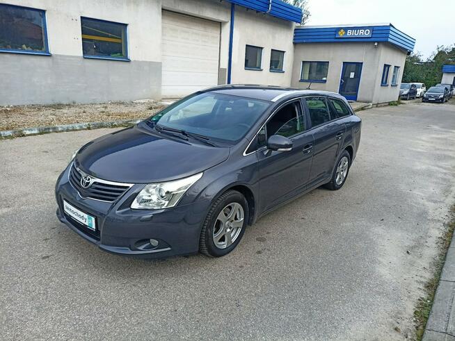 Toyota Avensis Bezwypadkowy, kamera, navi, stan BDB Janów Lubelski - zdjęcie 2