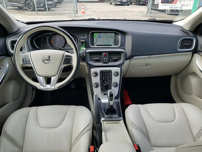 Volvo V40 2,0 D3 Jasne Skóry Kamera Nawigacja Zarejestrowany Gwarancja Włocławek - zdjęcie 12