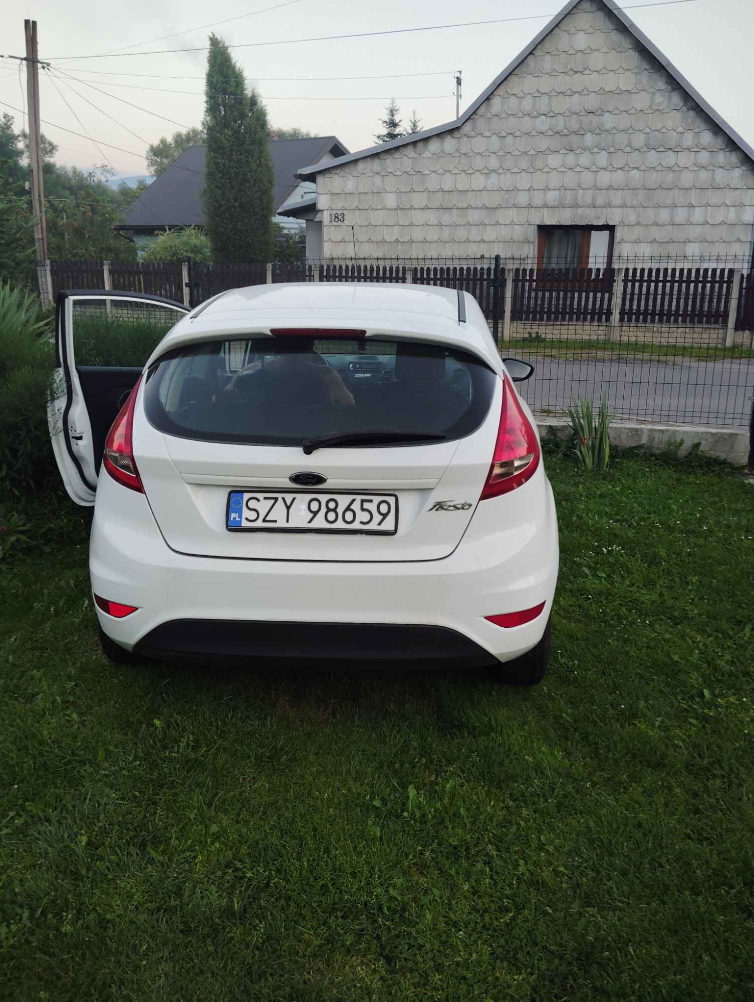 Sprzedam samochód Ford Fiesta Radziechowy - zdjęcie 2